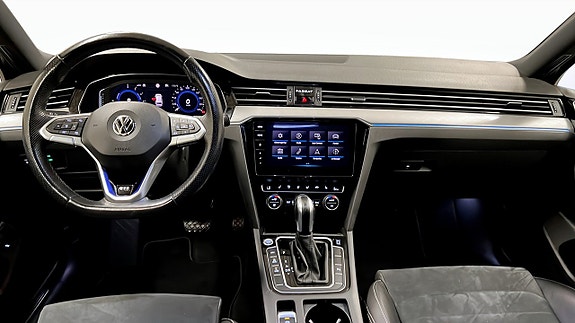 Volkswagen Passat 10 of 25