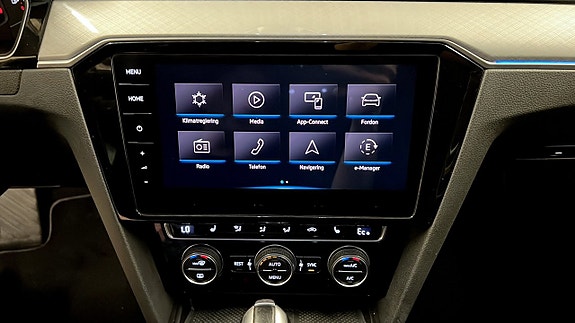 Volkswagen Passat 9 of 25