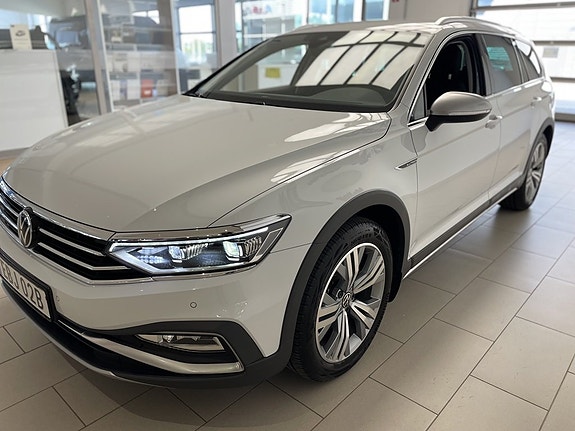 Volkswagen Passat Alltrack 12 of 22