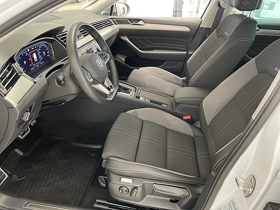 Volkswagen Passat Alltrack 13 of 22
