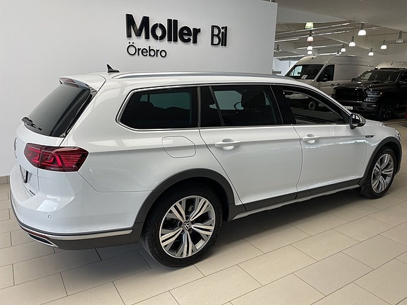 Volkswagen Passat Alltrack 7 of 22