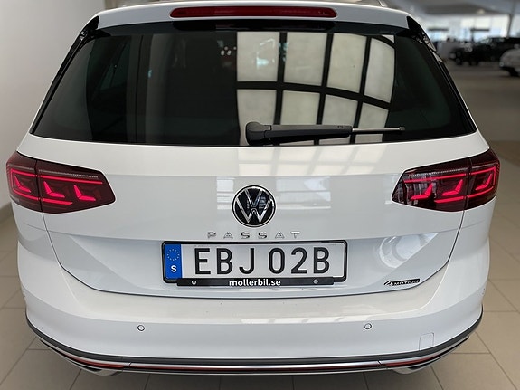 Volkswagen Passat Alltrack 8 of 22