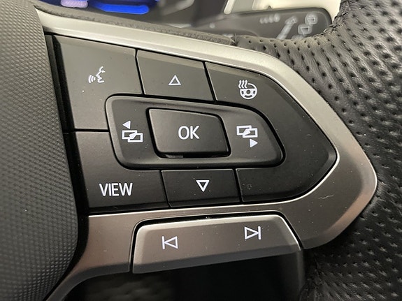 Volkswagen Passat Alltrack 17 of 22