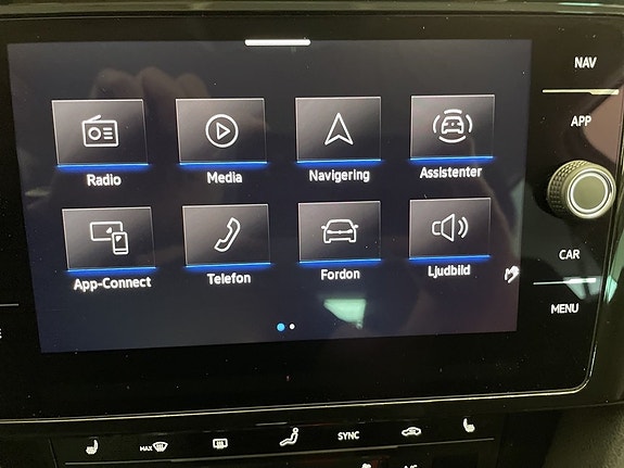 Volkswagen Passat Alltrack 18 of 22