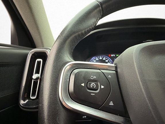 Volvo XC40 15 of 30