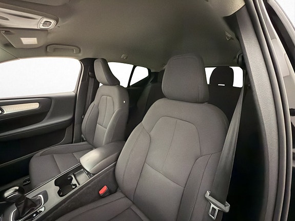 Volvo XC40 13 of 30