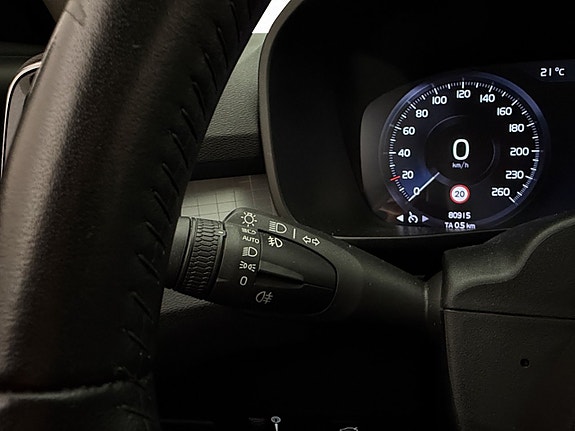 Volvo XC40 14 of 30