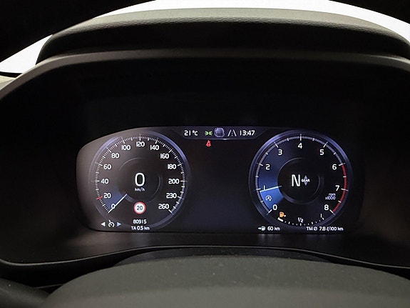 Volvo XC40 16 of 30