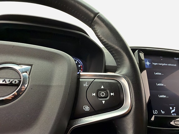 Volvo XC40 17 of 30