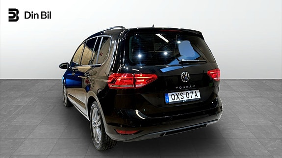 Volkswagen Touran 3 of 21