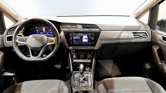 Volkswagen Touran 10 of 21