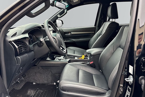 Toyota HiLux 13 of 24