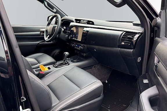 Toyota HiLux 7 of 24