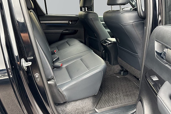 Toyota HiLux 8 of 24