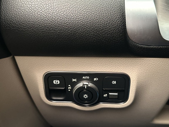 Mercedes-Benz EQB300 15 of 30