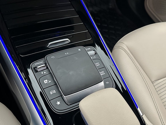 Mercedes-Benz EQB300 25 of 30
