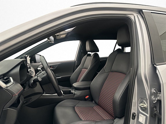 Toyota RAV4 13 of 30