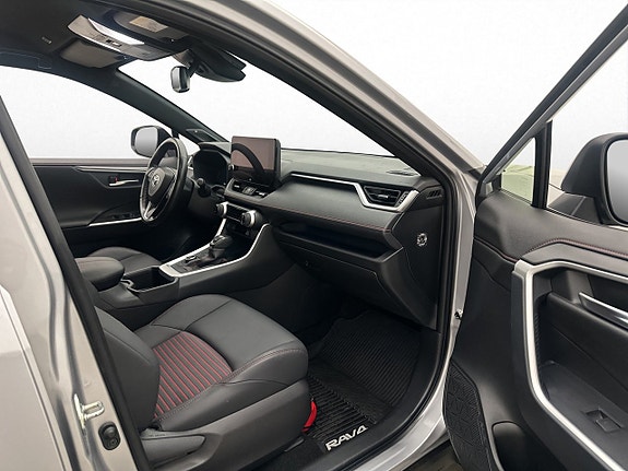 Toyota RAV4 30 of 30