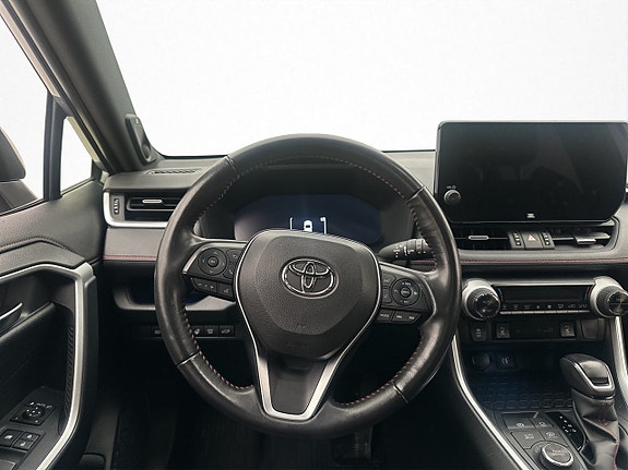 Toyota RAV4 16 of 30