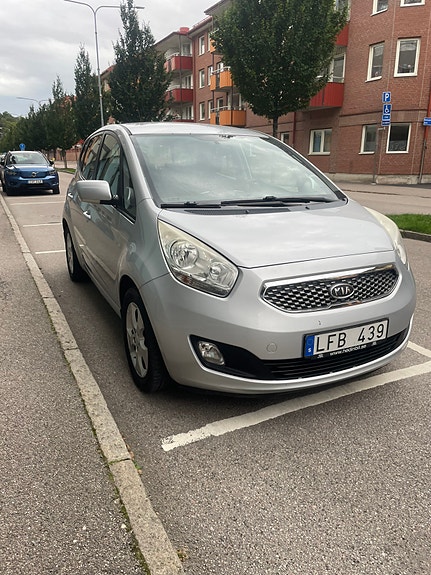 Kia Venga 3 of 8