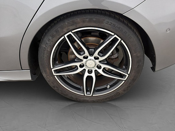 Mercedes-Benz A250 28 of 30