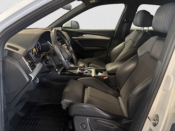 Audi Q5 7 of 12