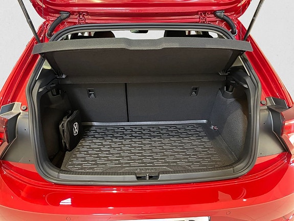 Volkswagen Polo 16 of 19