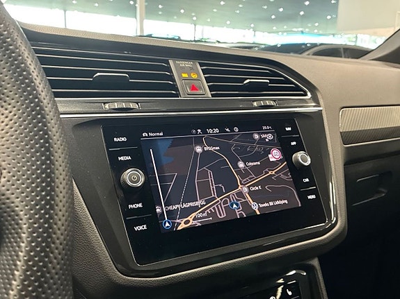 Volkswagen Tiguan 17 of 25