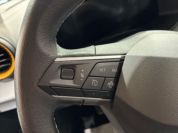 Seat Arona 21 of 23