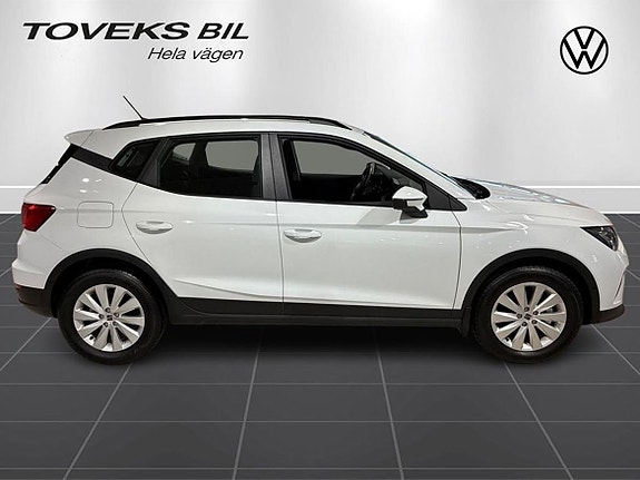 Seat Arona 4 of 23