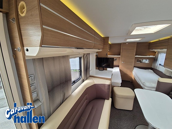 Adria Adora 613 HT ( AC-bodel/ Mover) 11 of 27
