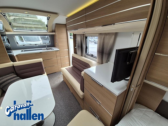 Adria Adora 613 HT ( AC-bodel/ Mover) 25 of 27