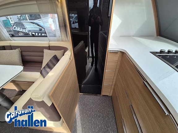 Adria Adora 613 HT ( AC-bodel/ Mover) 17 of 27