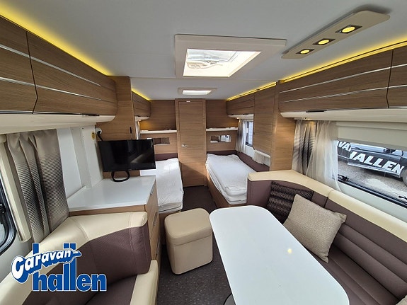 Adria Adora 613 HT ( AC-bodel/ Mover) 14 of 27