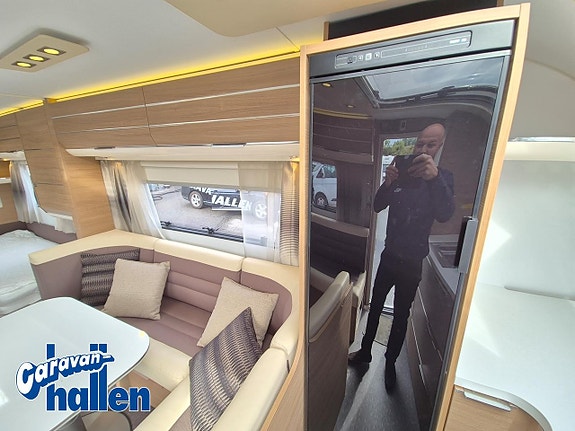 Adria Adora 613 HT ( AC-bodel/ Mover) 16 of 27