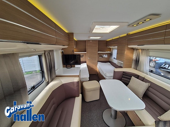 Adria Adora 613 HT ( AC-bodel/ Mover) 10 of 27