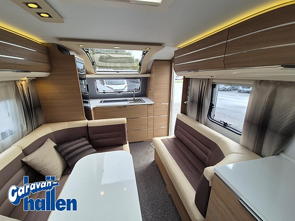 Adria Adora 613 HT ( AC-bodel/ Mover) 24 of 27