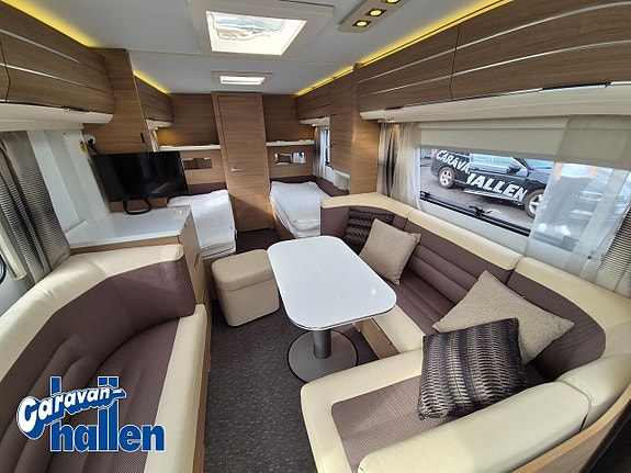 Adria Adora 613 HT ( AC-bodel/ Mover) 13 of 27