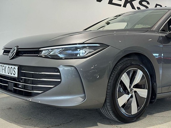 Volkswagen Passat 7 of 21