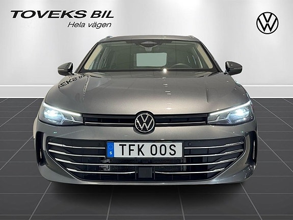 Volkswagen Passat 5 of 21