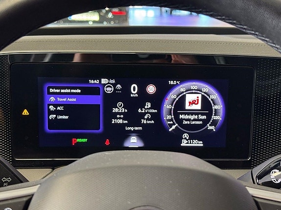 Volkswagen Passat 17 of 21