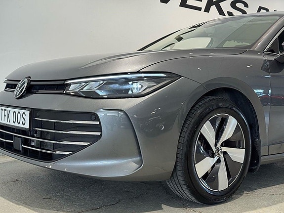 Volkswagen Passat 7 of 21