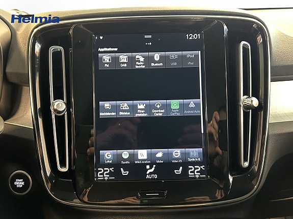 Volvo XC40 8 of 15