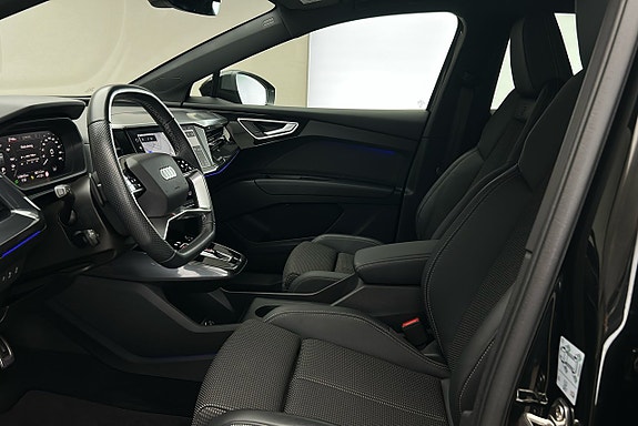 Audi Q4 e-tron 10 of 23