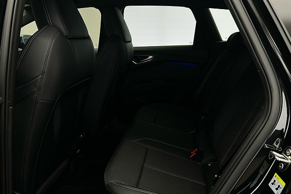 Audi Q4 e-tron 13 of 23