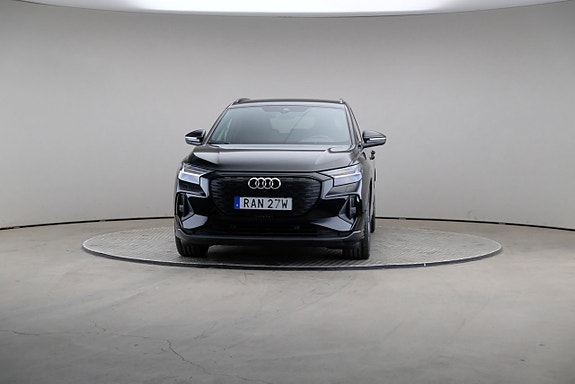 Audi Q4 e-tron 3 of 23