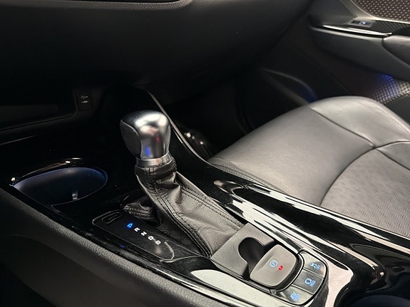 Toyota C-HR 23 of 30