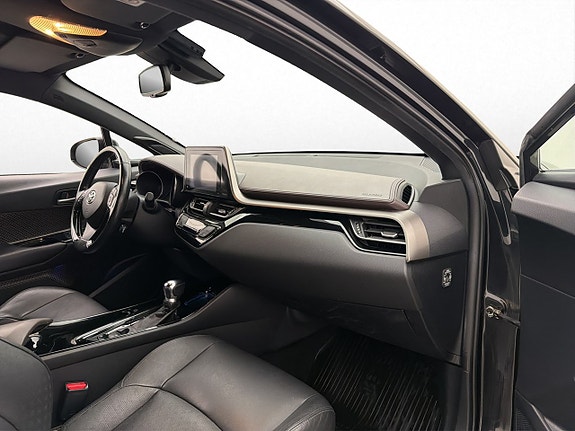 Toyota C-HR 25 of 30
