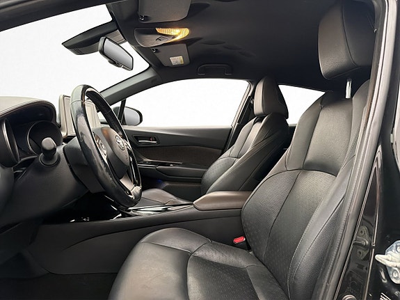 Toyota C-HR 12 of 30