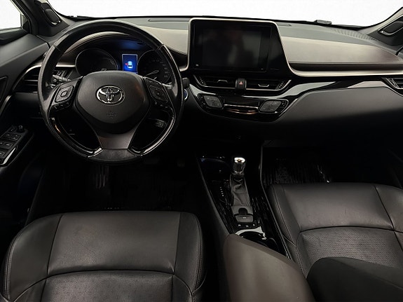 Toyota C-HR 13 of 30